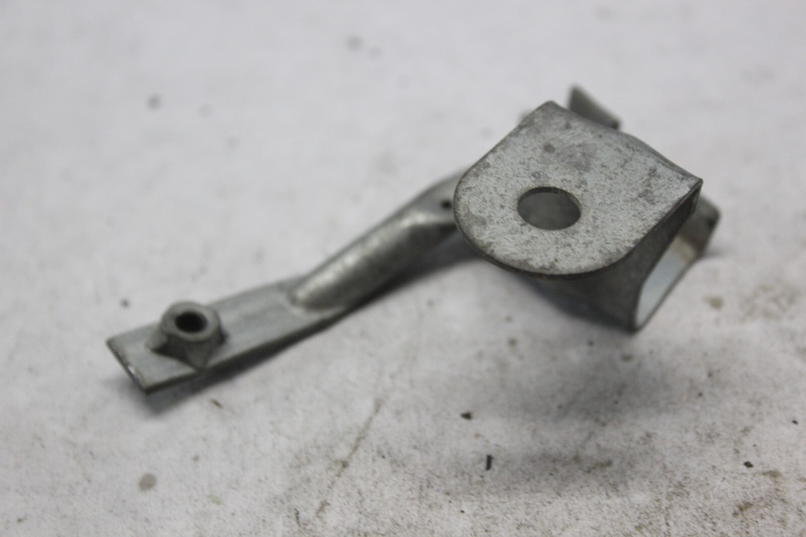 LEFT SIDE COVER STAY 50202-MAE-000 1998 HONDA CBR900RR