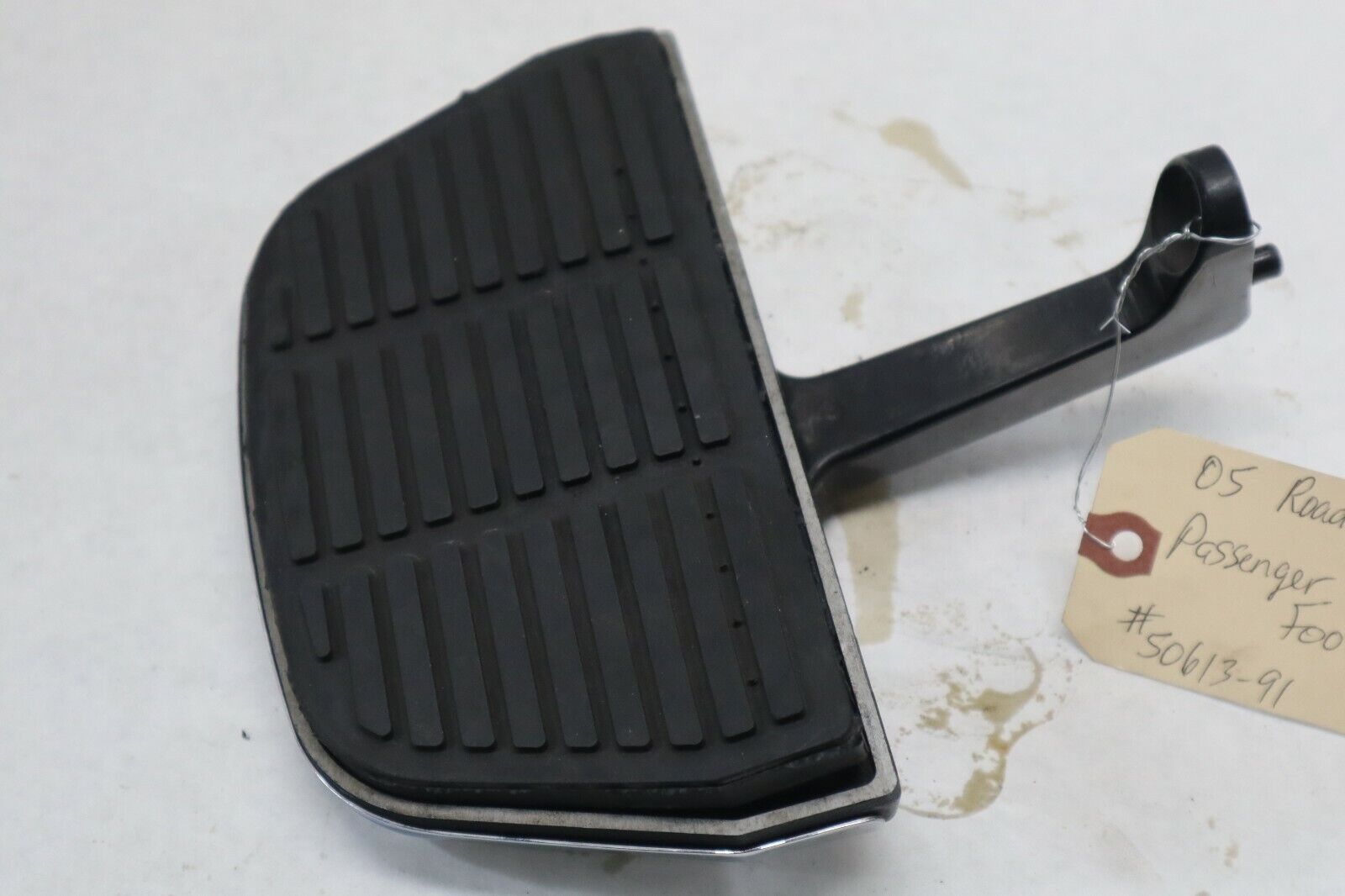 OEM Harley Davidson Passenger Footboard Floorboard 2005 Road King Blk/Red