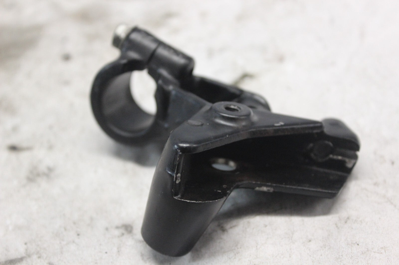 LEFT HANDLEBAR BRACKET 53172-425-003 1982 HONDA GL500I SILVERWING