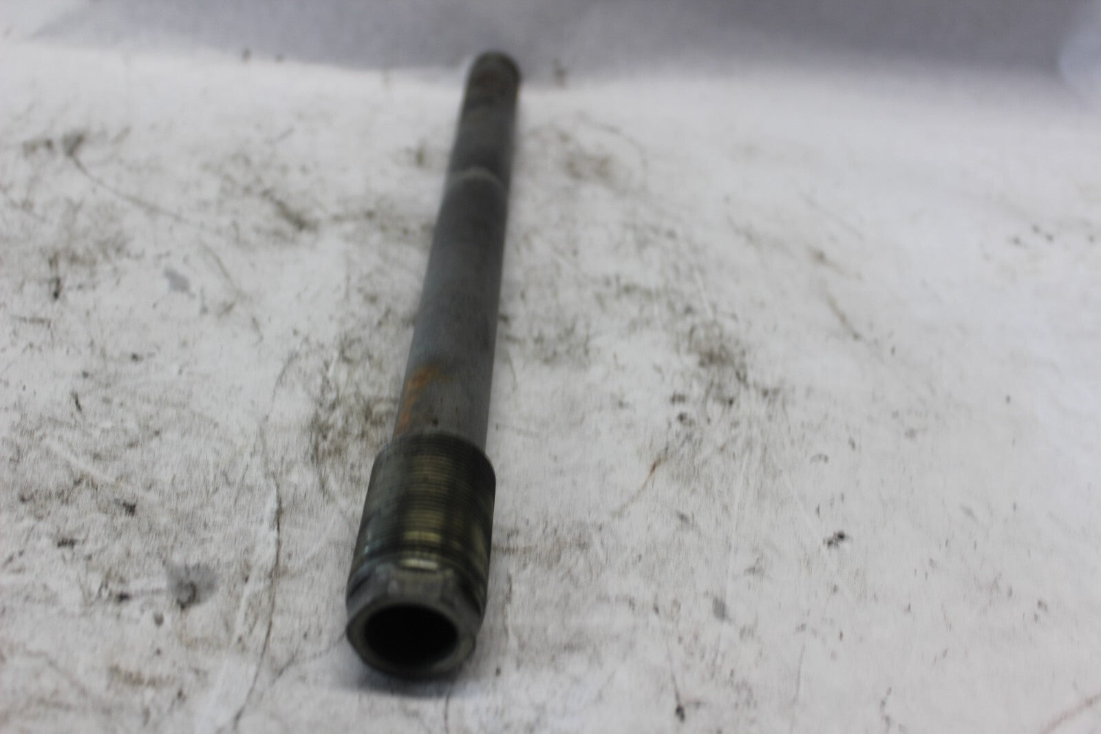 SWINGARM PIVOT SHAFT 61211-33E00 2002 SUZUKI GSX-R1000