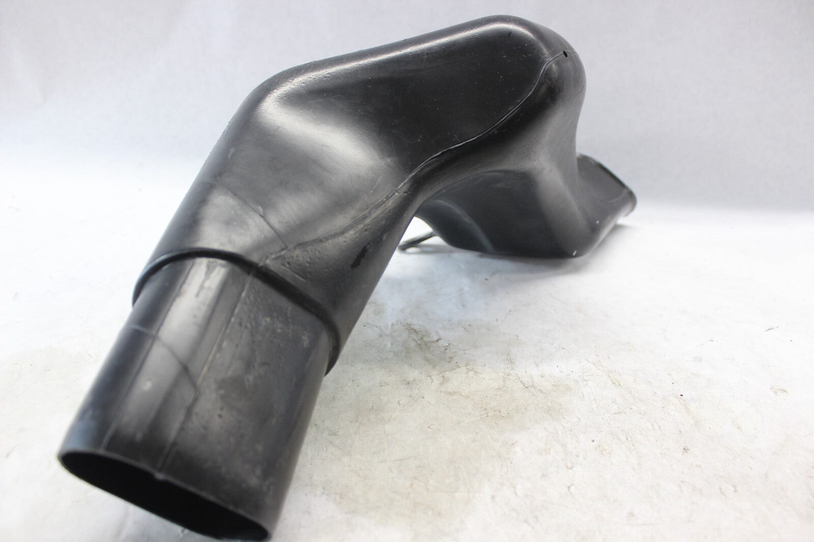 AIR INTAKE PIPE RIGHT 94421-24F01 2002 SUZUKI HAYABUSA GSX1300R