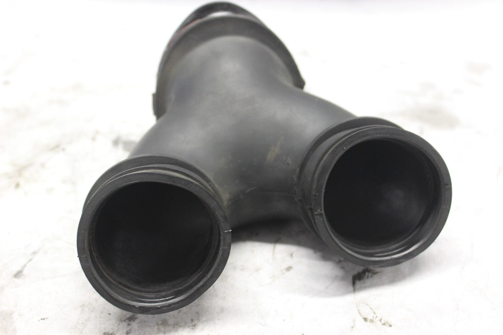 AIR CLEANER CONNECTING TUBE 17254-MA1-300 1982 HONDA GL500I SILVERWING