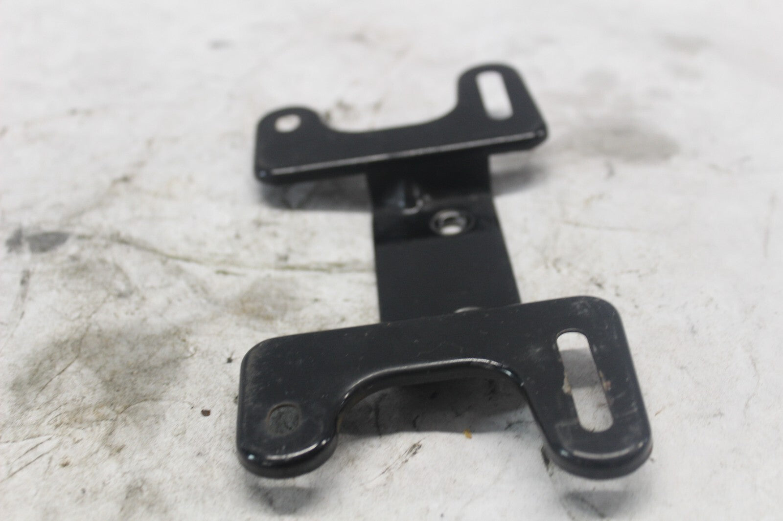 LICENSE PLATE BRACKET 84701-MA1-670  1982 HONDA GL500I SILVERWING