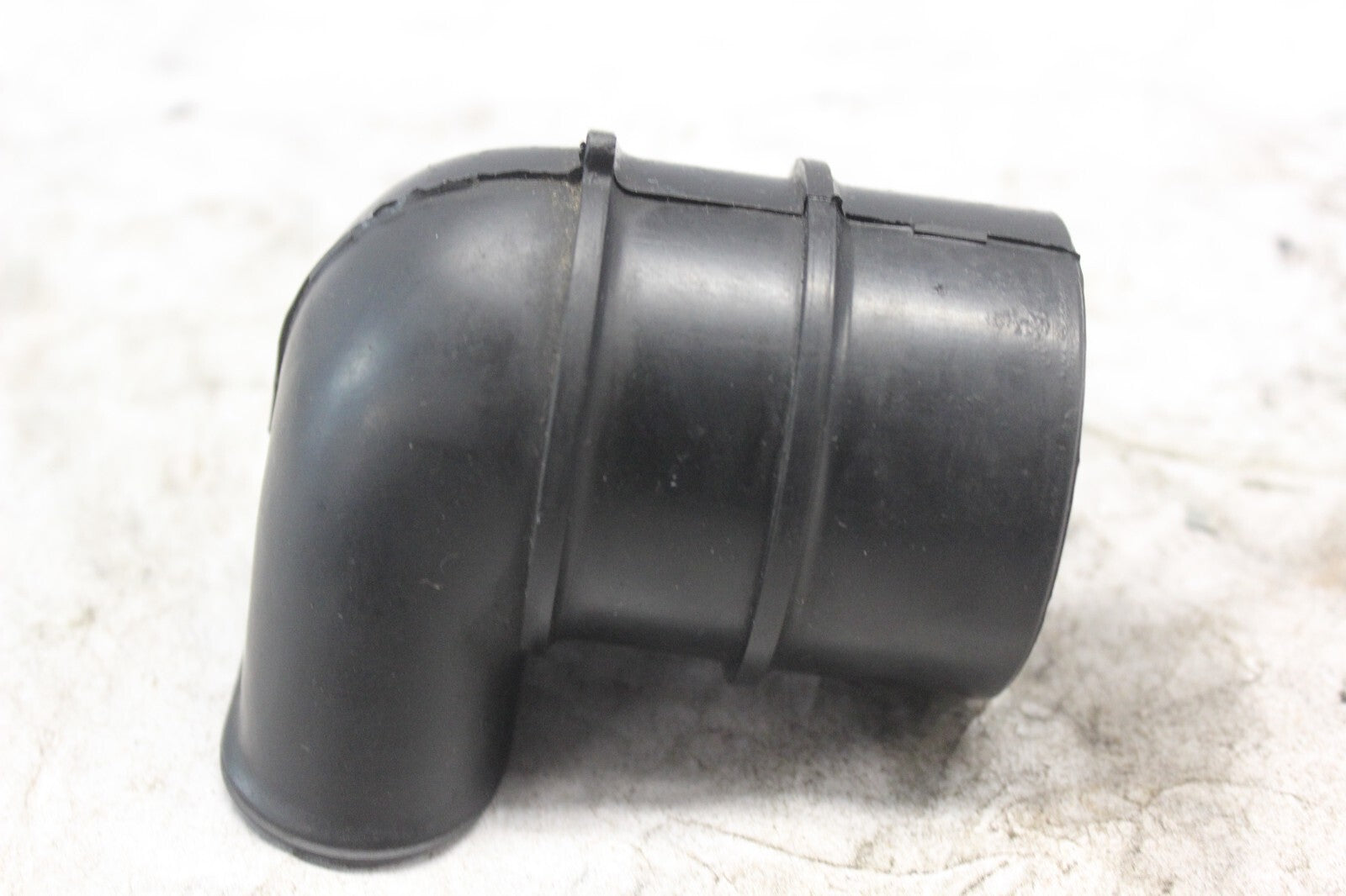 AIR CLEANER DUCT TUBE 17213-415-000  1982 HONDA GL500I SILVERWING