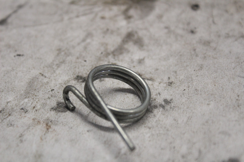 LEFT SEAT LOCK SPRING B 77227-MA1-000 1982 HONDA GL500I SILVERWING