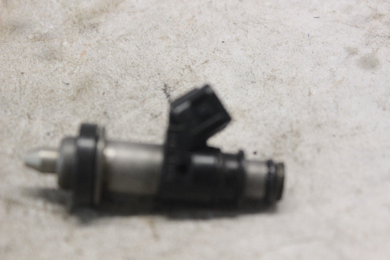 FUEL INJECTOR 15710-24F00 2002 SUZUKI HAYABUSA GSX1300R