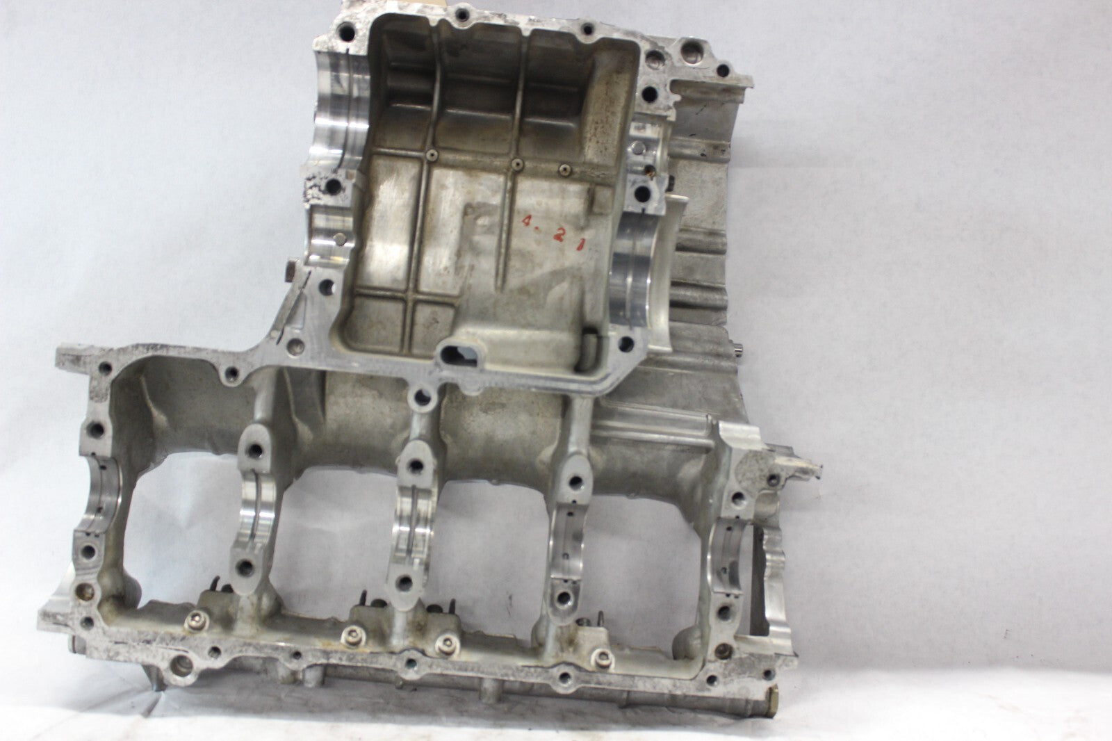 CRANKCASE TOP ASSY 11302-24811 2002 SUZUKI HAYABUSA GSX1300R