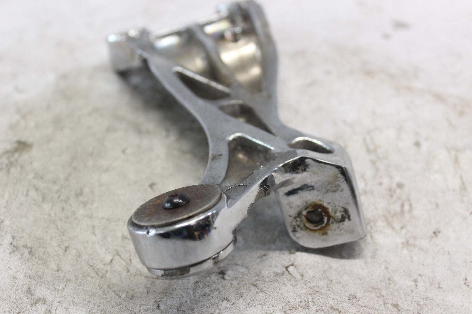 CHROME LEFT PASSENGER FOOTBAR BRACKET 43700-24F00 2002 SUZUKI HAYABUSA GSX1300R