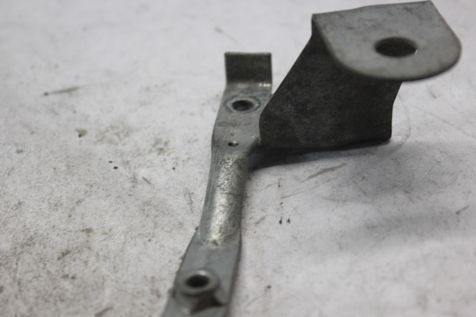 LEFT SIDE COVER STAY 50202-MAE-000 1998 HONDA CBR900RR