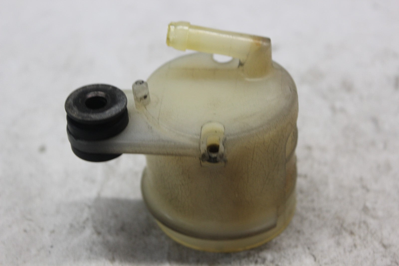 FRONT MASTER CYLINDER OIL CUP 45511-KV3-016 1998 HONDA CBR900RR