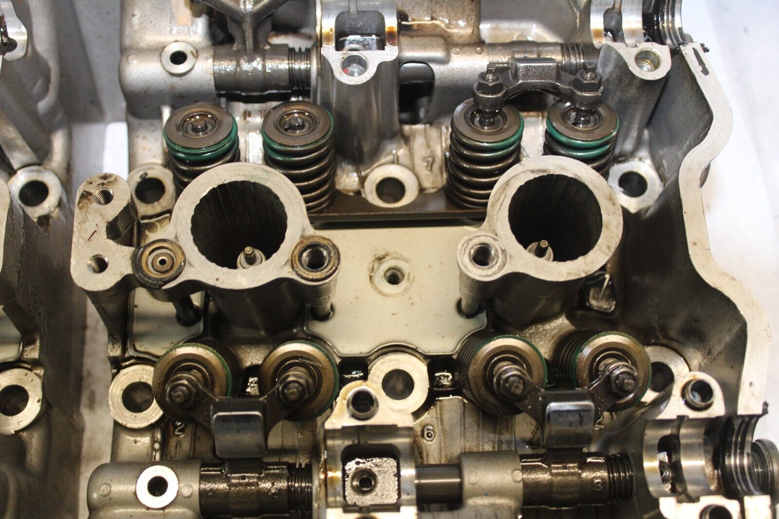 CYLINDER HEAD ASSY 11100-27E60 2001 SUZUKI BANDIT GSF1200S