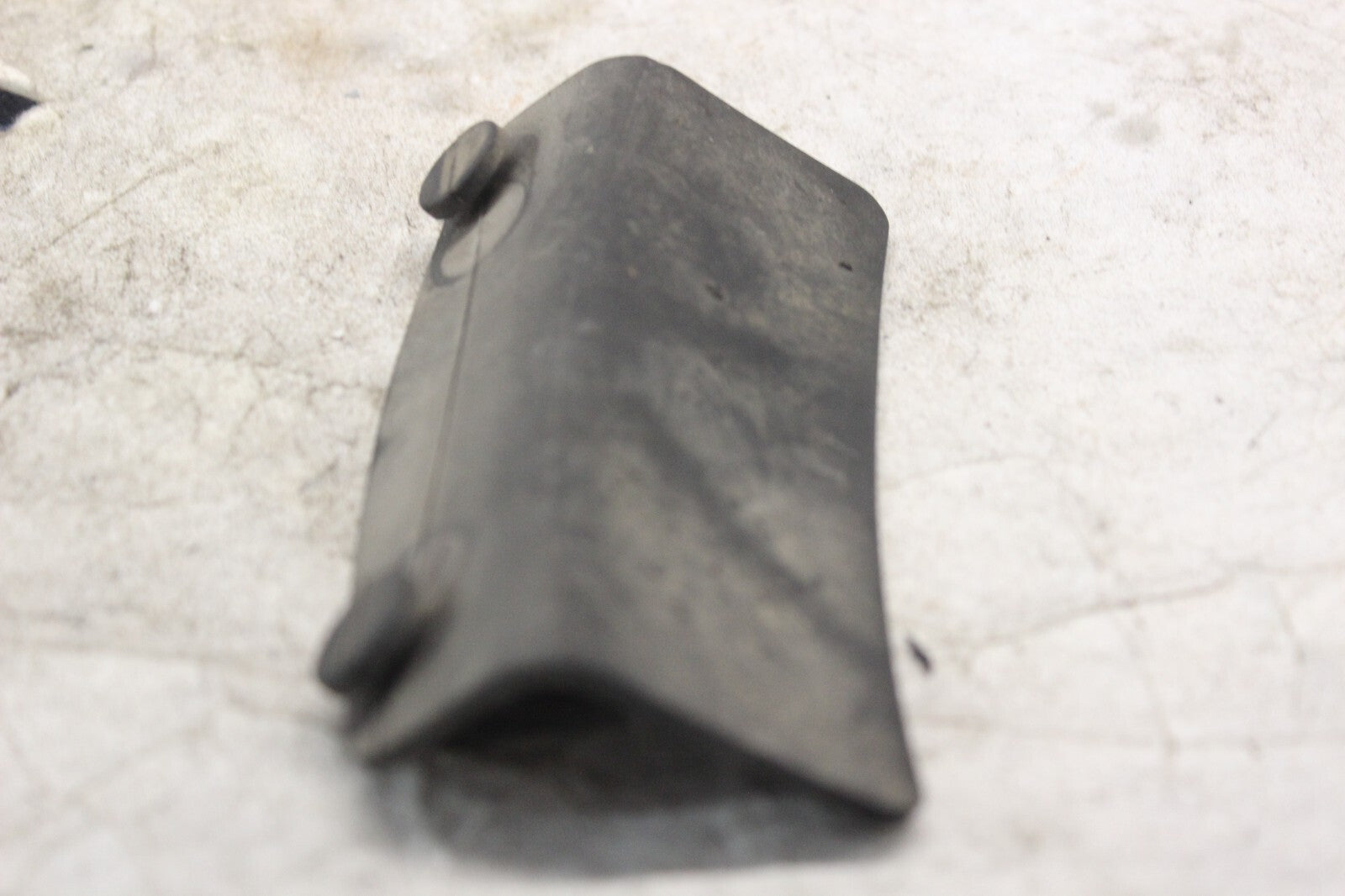 REAR UPPER MUDGUARD 63421-24F00 2002 SUZUKI HAYABUSA GSX1300R