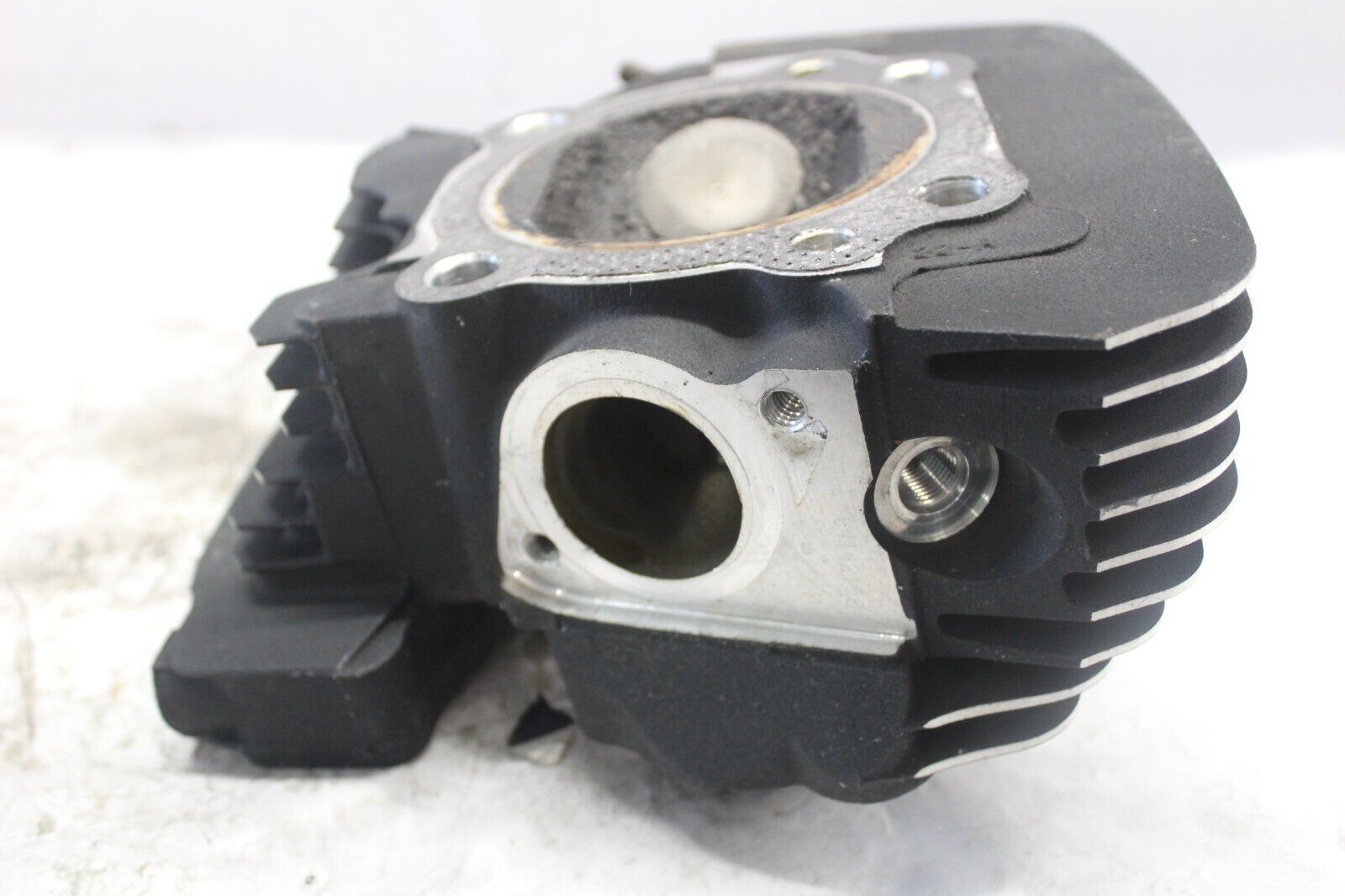 FRONT CYLINDER HEAD 16722-05, 16723-99 2005 SOFTAIL DELUXE FLSTNI