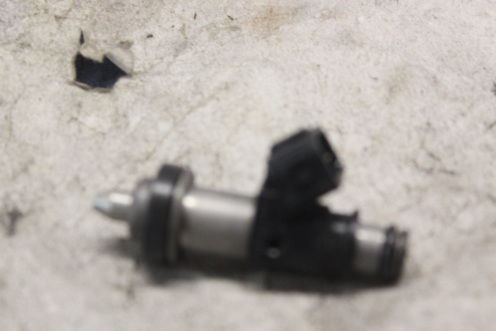 FUEL INJECTOR 15710-24F00 2002 SUZUKI HAYABUSA GSX1300R