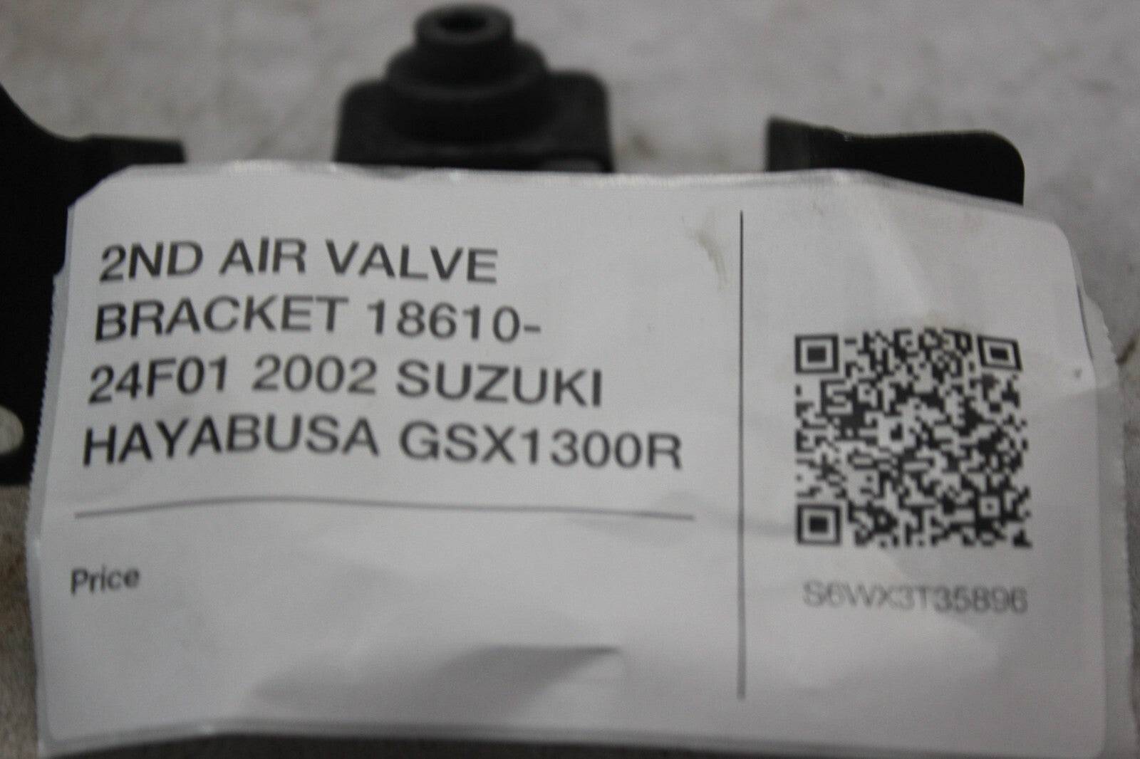 2ND AIR VALVE BRACKET 18610-24F01 2002 SUZUKI HAYABUSA GSX1300R
