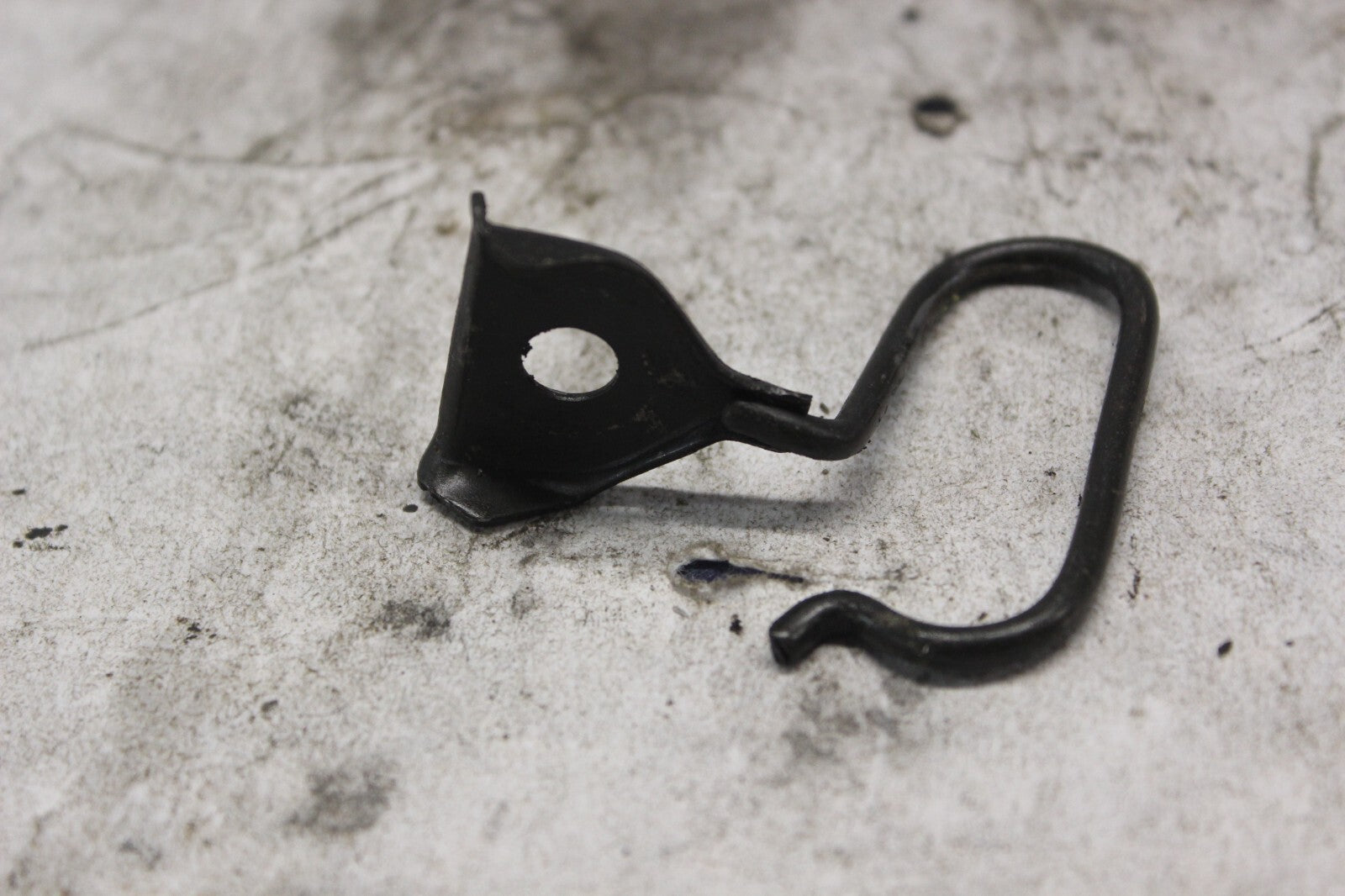 FRONT RIGHT CABLE GUIDE 17908-MA1-000 1982 HONDA GL500I SILVERWING