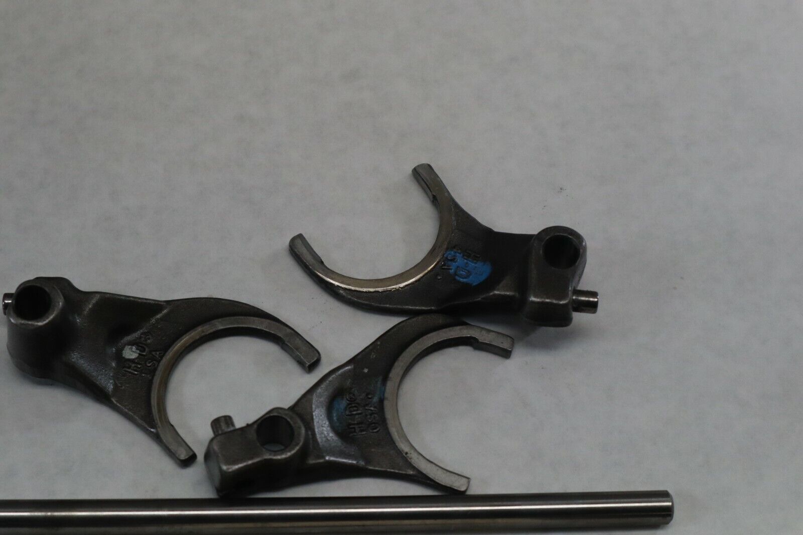 OEM Harley Davidson Trans Shifter Shaft Forks 2005 Road King Blk/Red 34191-79