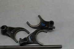 OEM Harley Davidson Trans Shifter Shaft Forks 2005 Road King Blk/Red 34191-79