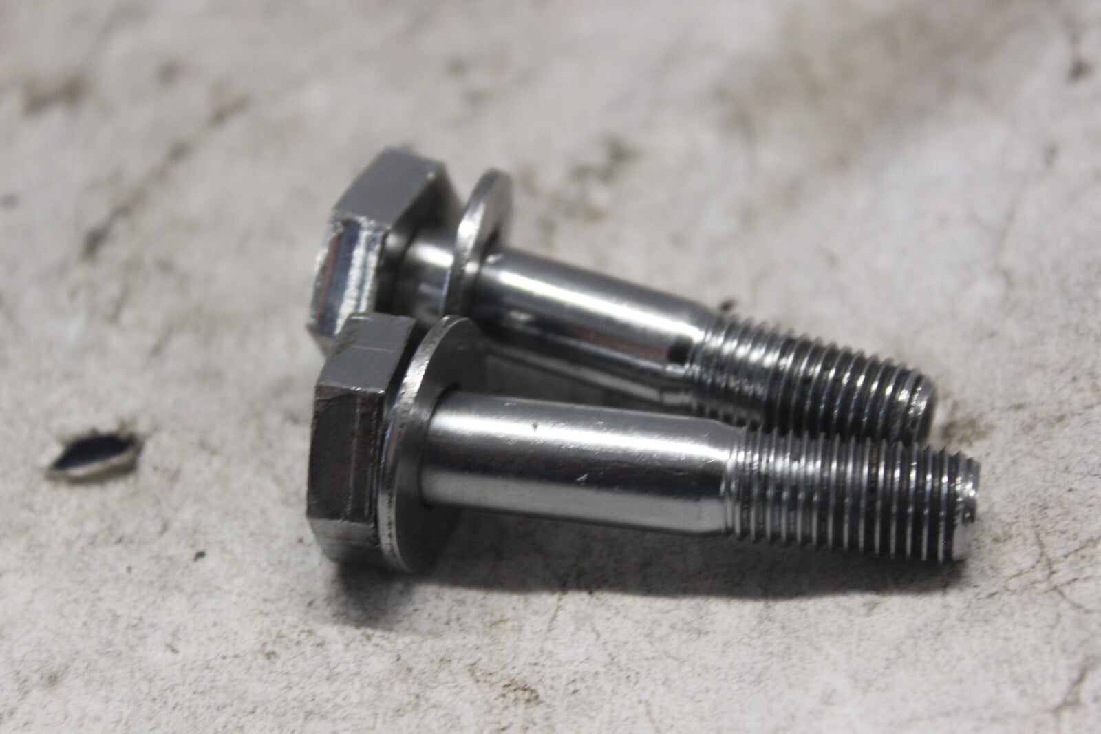 FRONT CALIPER BOLT 2PCS 90123-MB9-870 1982 HONDA GOLDWING GL1100A