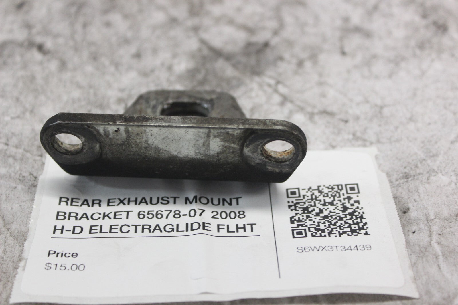 REAR EXHAUST MOUNT BRACKET 65678-07 2008 H-D ELECTRAGLIDE FLHT