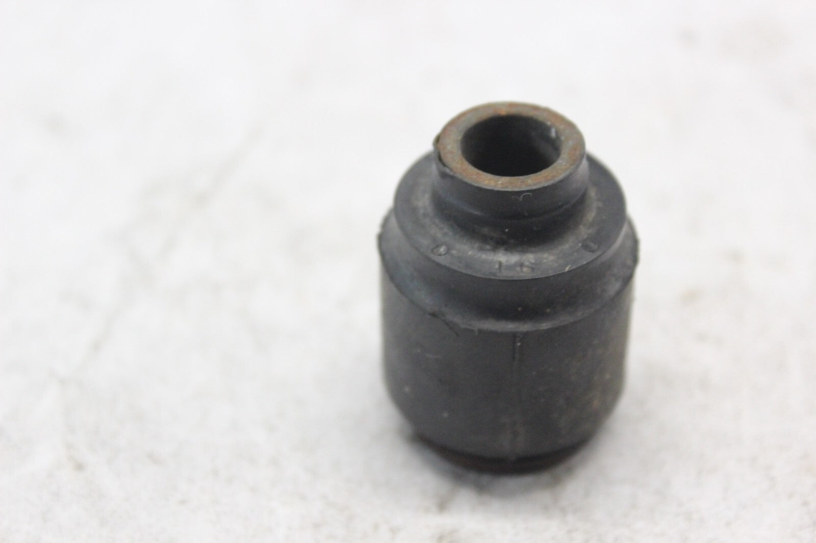 MOUNTING RUBBER E 50205-MAH-000 1998 HONDA CBR900RR