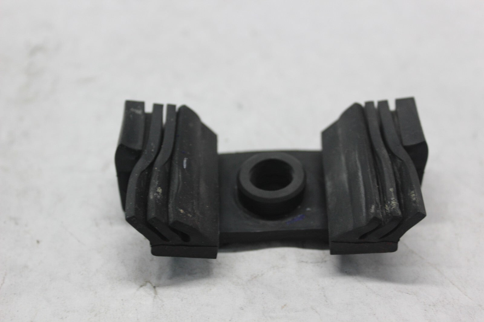 REAR FUEL TANK RUBBER 17613-MV4-000 1998 HONDA CBR900RR