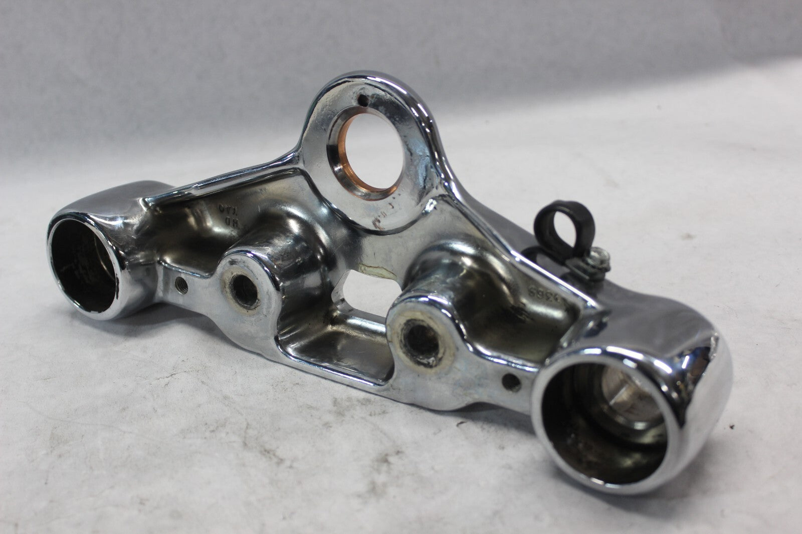 UPPER FORK BRACKET CHROME 45769-00 2001 H-D SOFTAIL DUECE FXSTD