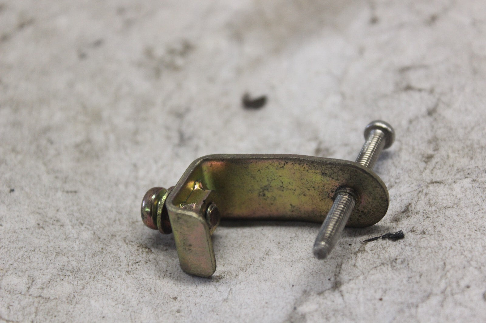 TURN SIGNAL BRACKET 81223-463-770 1982 HONDA GOLDWING GL1100A