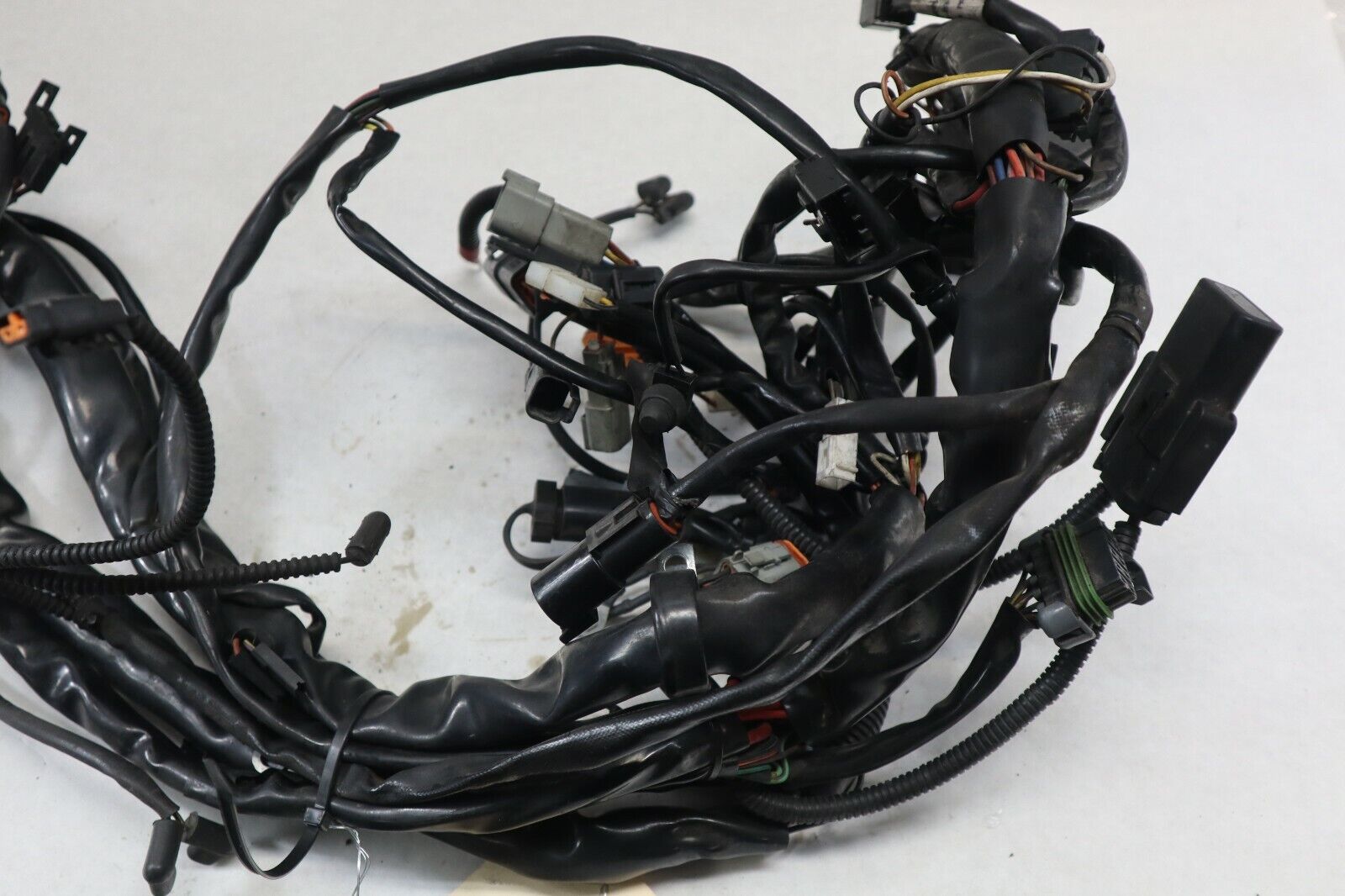 OEM Harley Davidson Main Wiring Harness 2005 Road King Blk/Red 70245-04
