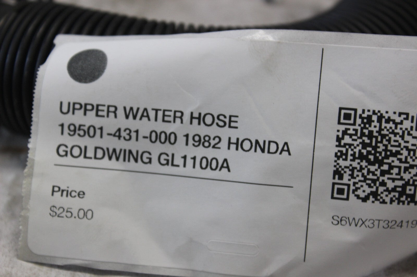 UPPER WATER HOSE 19501-431-000 1982 HONDA GOLDWING GL1100A