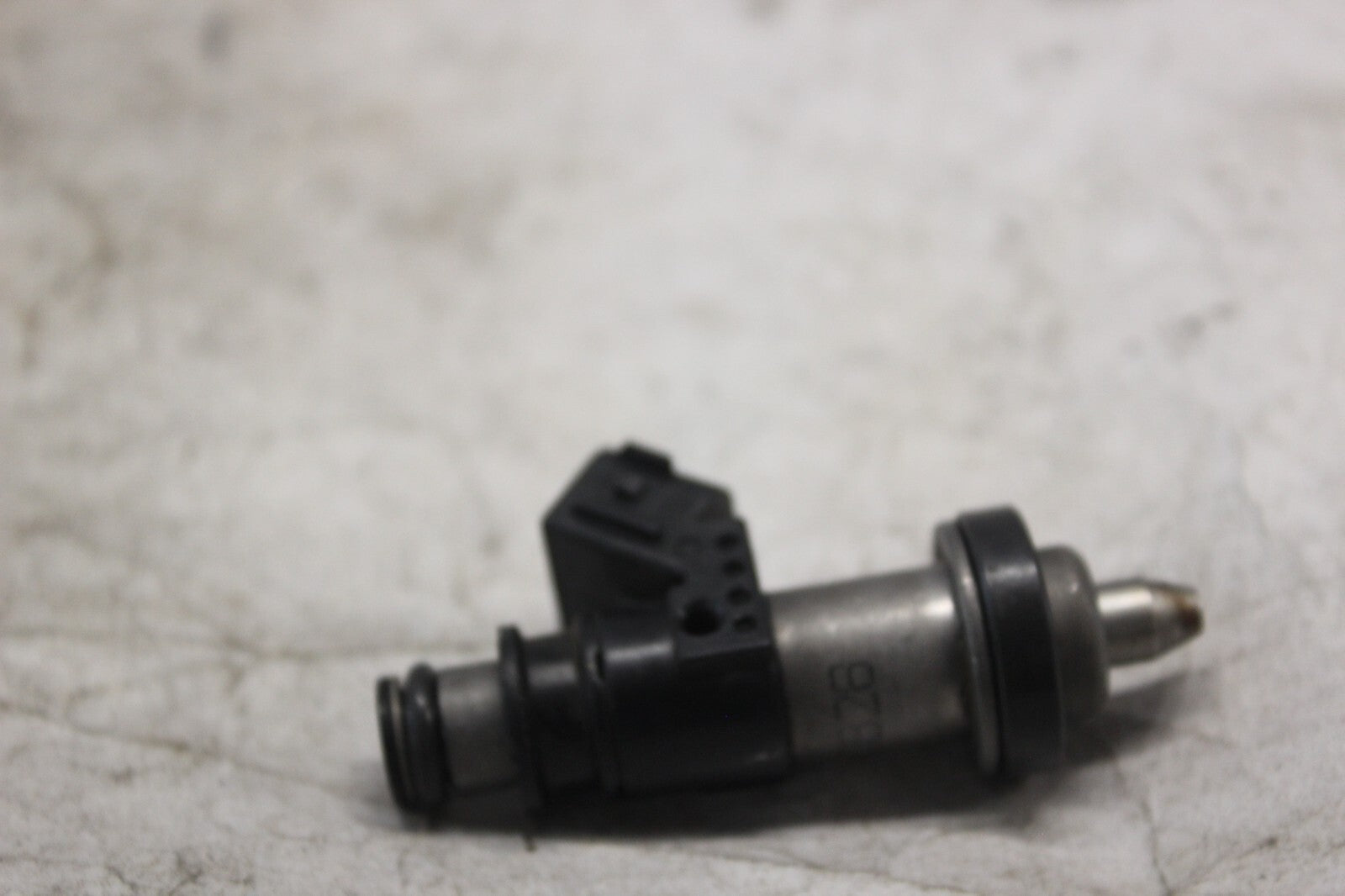 FUEL INJECTOR 15710-24F00 2002 SUZUKI HAYABUSA GSX1300R