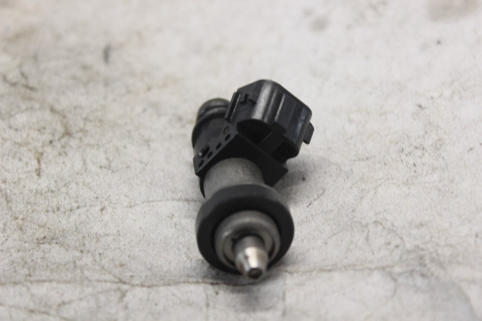 FUEL INJECTOR 15710-24F00 2002 SUZUKI HAYABUSA GSX1300R