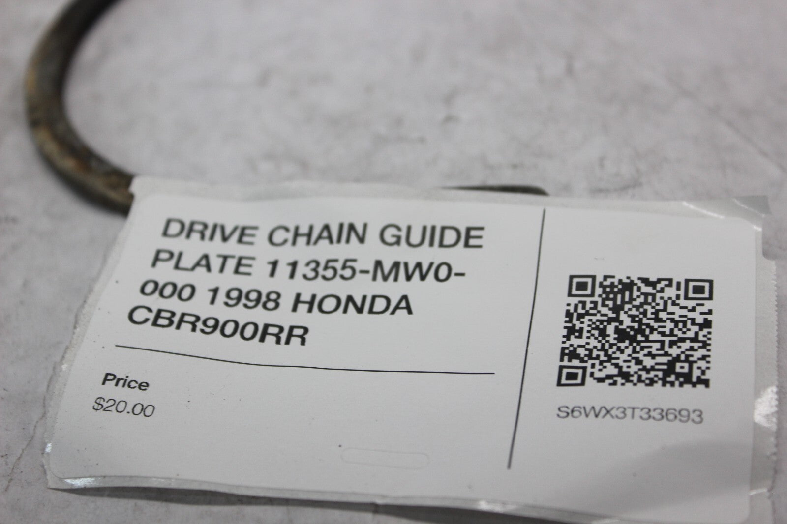 DRIVE CHAIN GUIDE PLATE 11355-MW0-000 1998 HONDA CBR900RR
