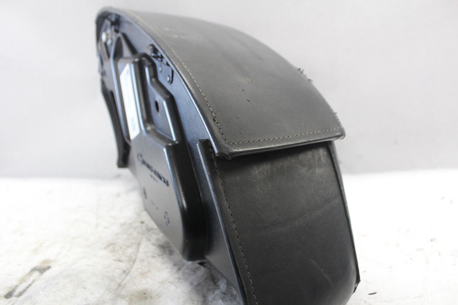 RIGHT SADDLEBAG ASSY COMPLETE 91400-04 2005 ROAD KING CUSTOM FLHRSI