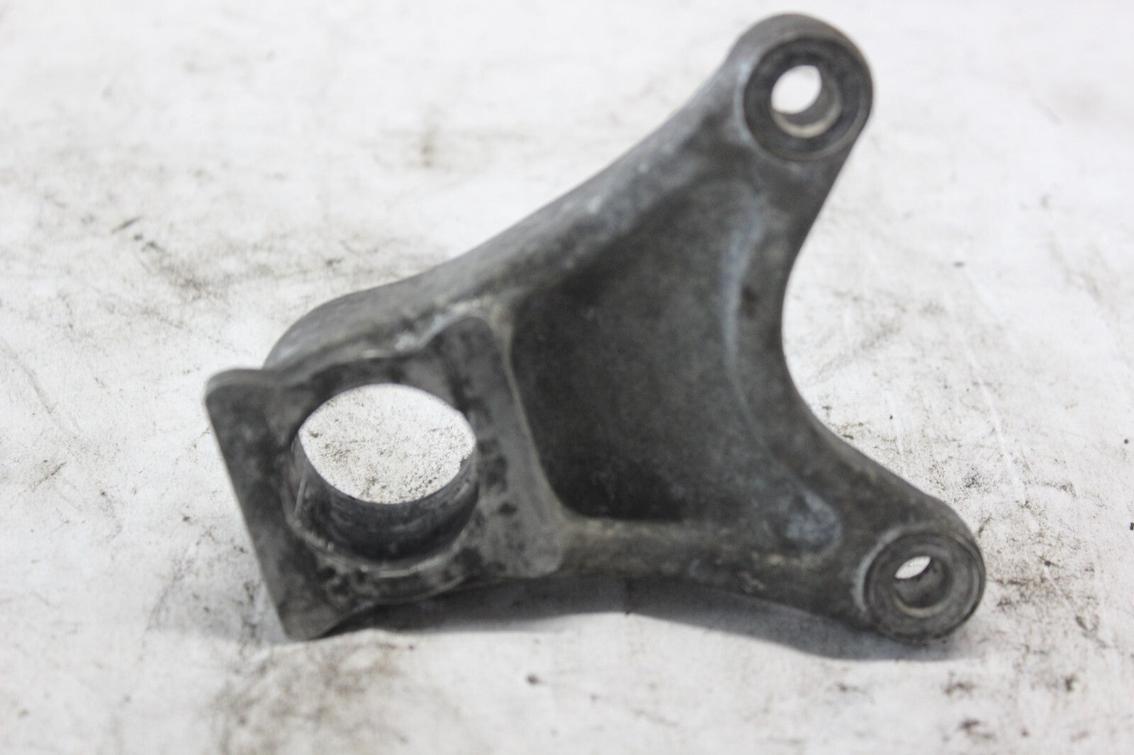 REAR CALIPER BRACKET 69721-40F00 2002 SUZUKI GSX-R1000