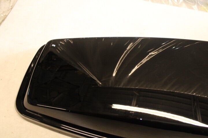 OEM Harley Davidson Saddlebag Lid RIGHT 90200411