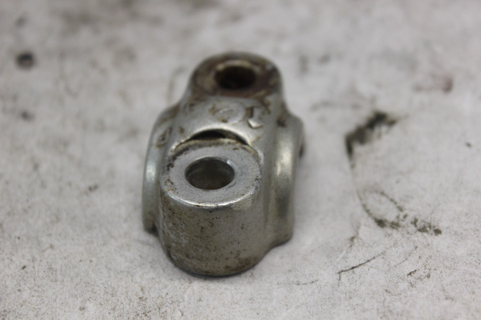 FRONT FORK AXLE HOLDER 95014-41000 1982 HONDA GL500I SILVERWING