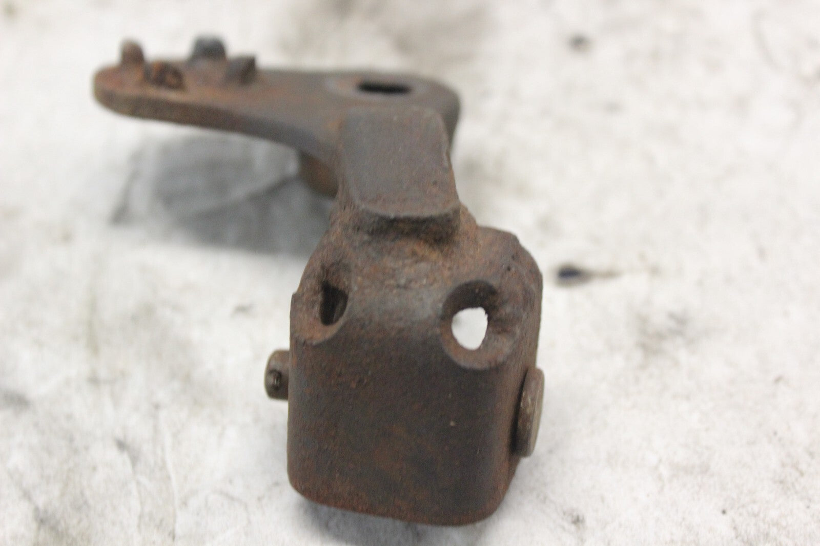 FRONT LEFT STEP ARM 50625-MA1-000 1982 HONDA GL500I SILVERWING