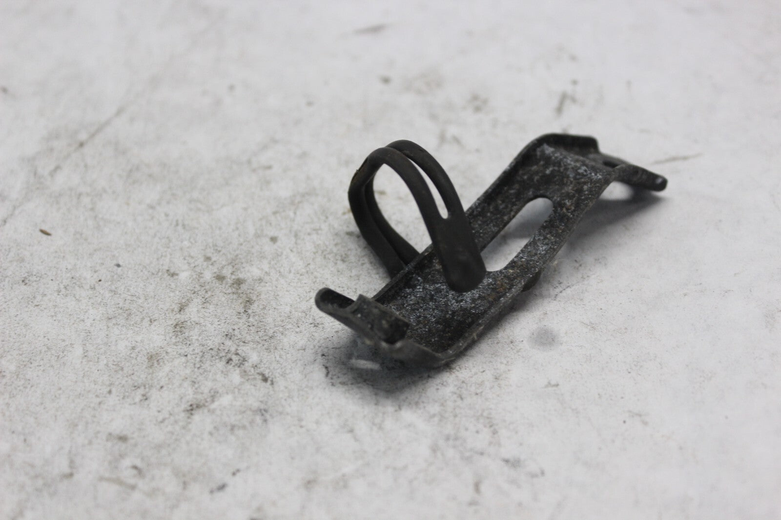 RIGHT LOWER COWL STAY 64546-MW0-000 1998 HONDA CBR900RR