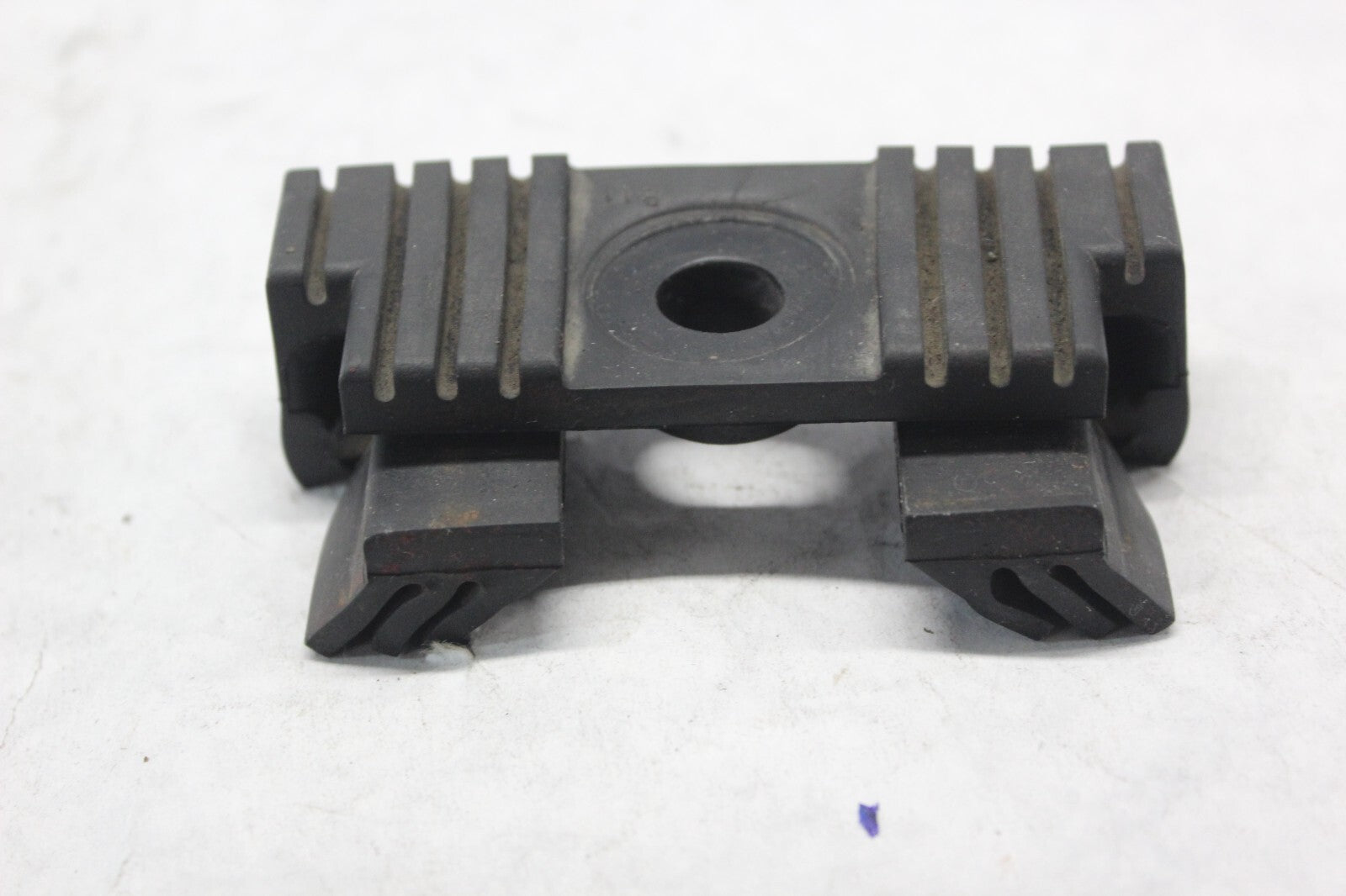 REAR FUEL TANK RUBBER 17613-MV4-000 1998 HONDA CBR900RR