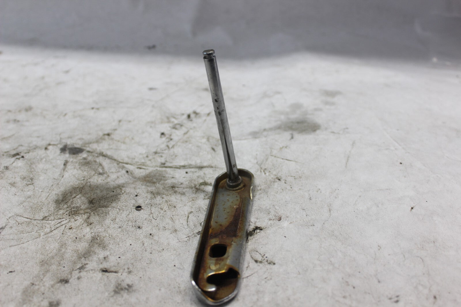 LEFT SEAT LOCK SHAFT 77229-MA1-730 1982 HONDA GL500I SILVERWING
