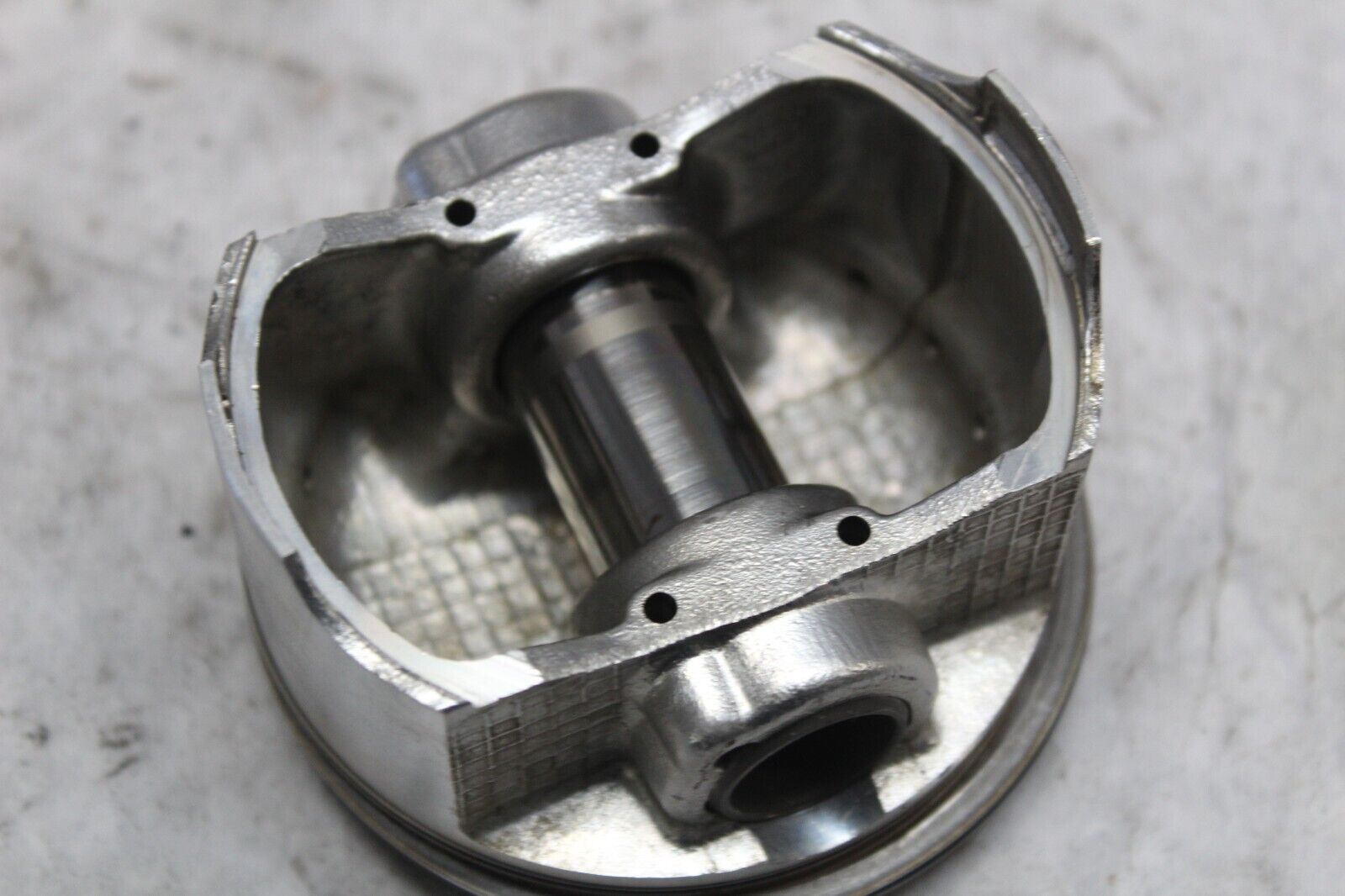 PISTON (STD) 12111-27E10-0F0 2001 SUZUKI BANDIT GSF1200S