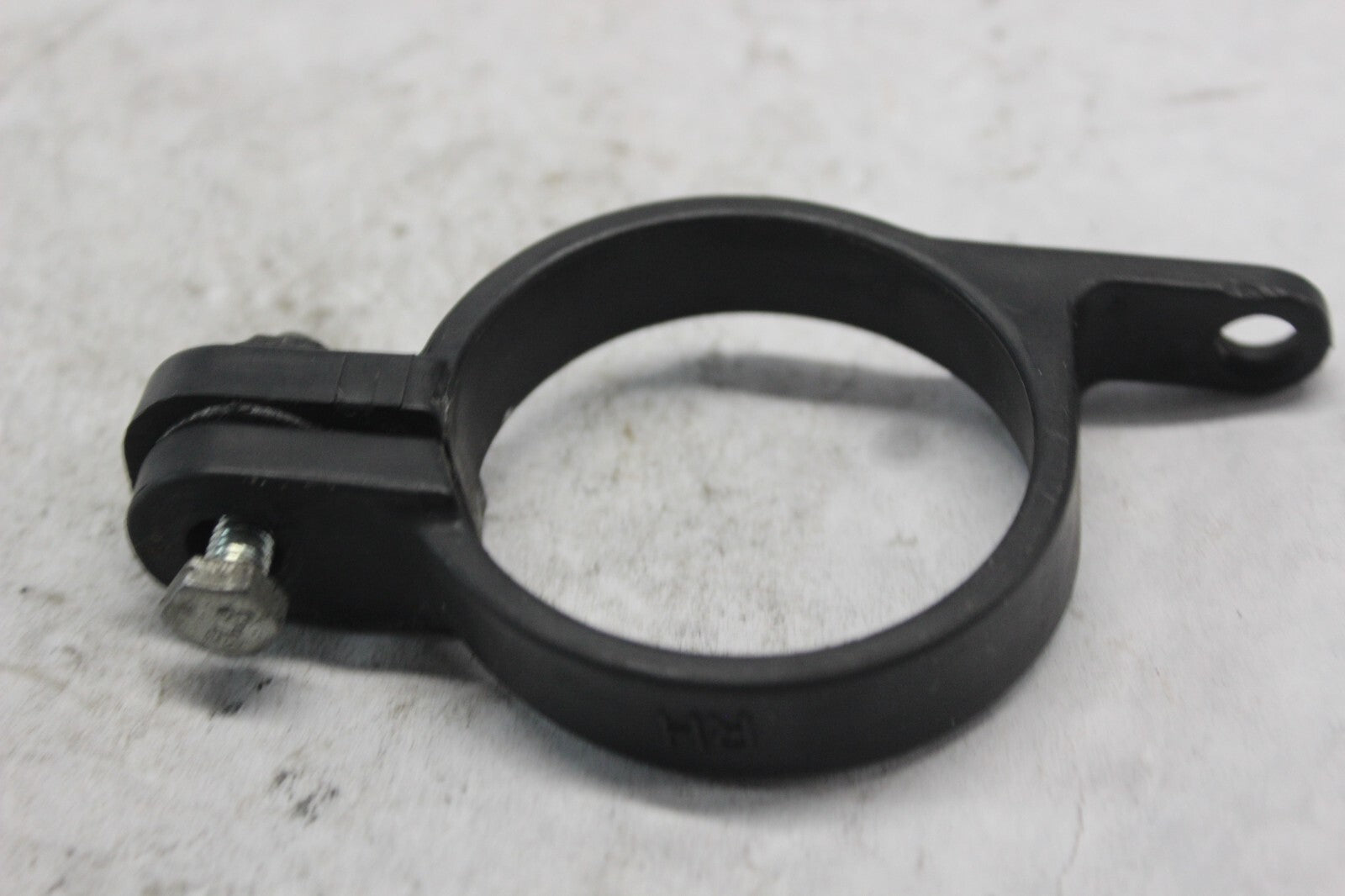 FRONT FENDER MOUNTING STAY RIGHT 61120-MAS-E00 1998 HONDA CBR900RR