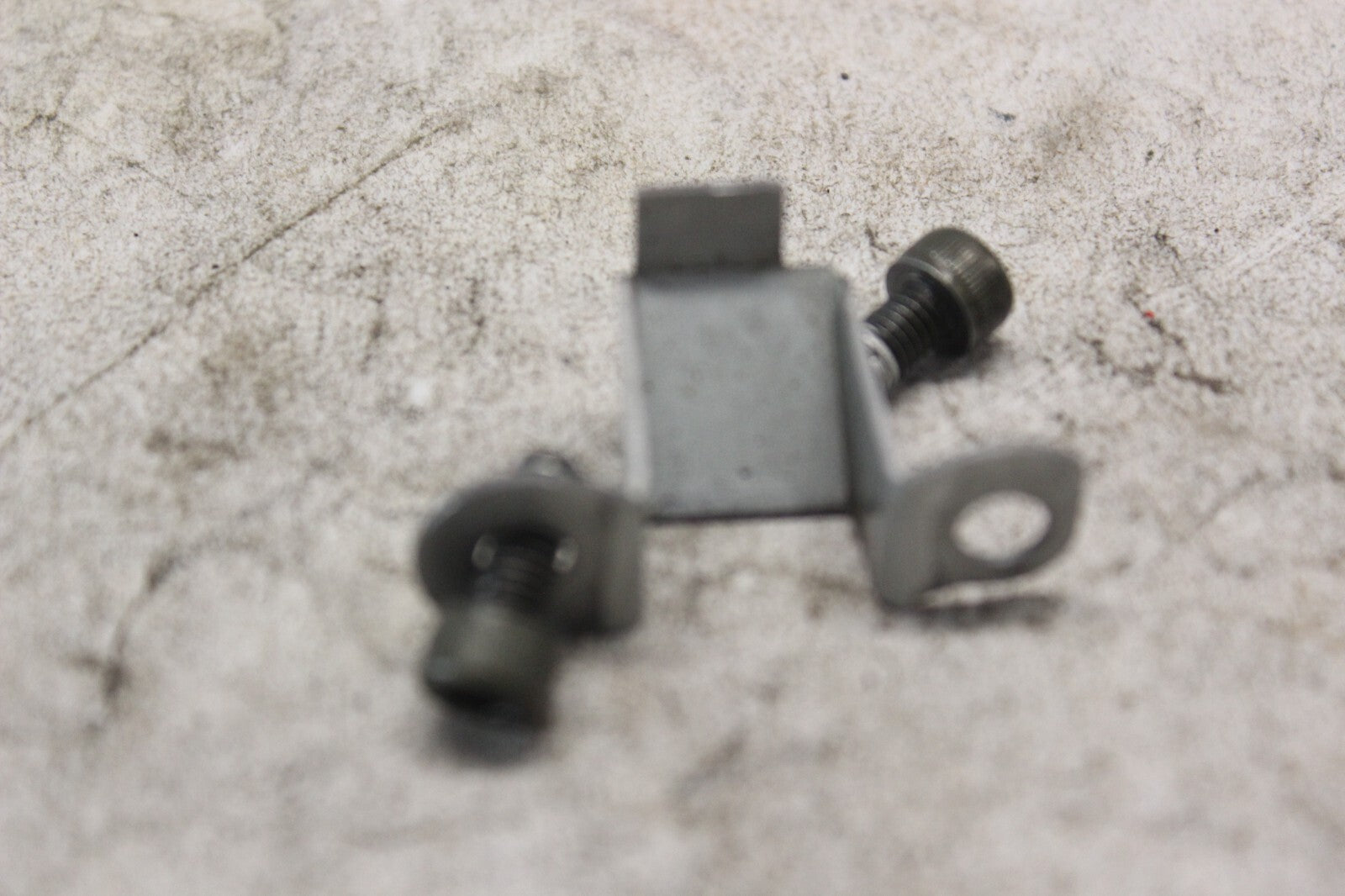 MAGNETO CLAMP W/ BOLTS 32371-24F00 2002 SUZUKI HAYABUSA GSX1300R