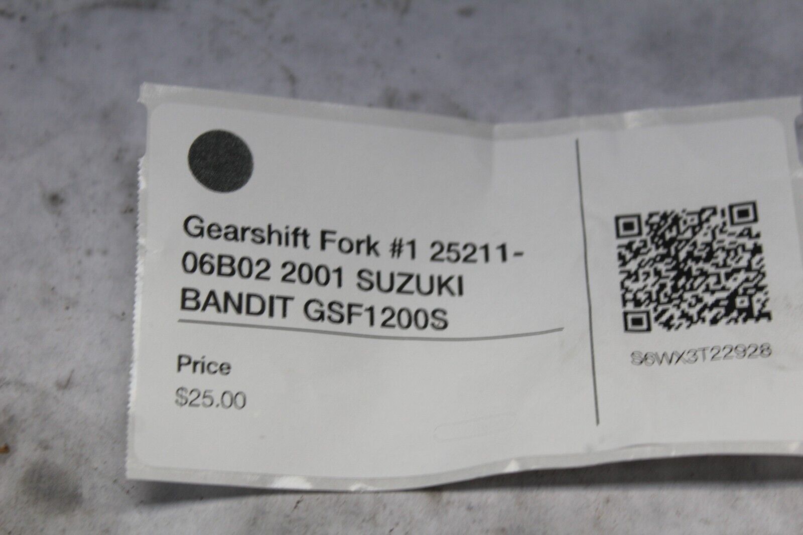 Gearshift Fork #1 25211-06B02 2001 SUZUKI BANDIT GSF1200S