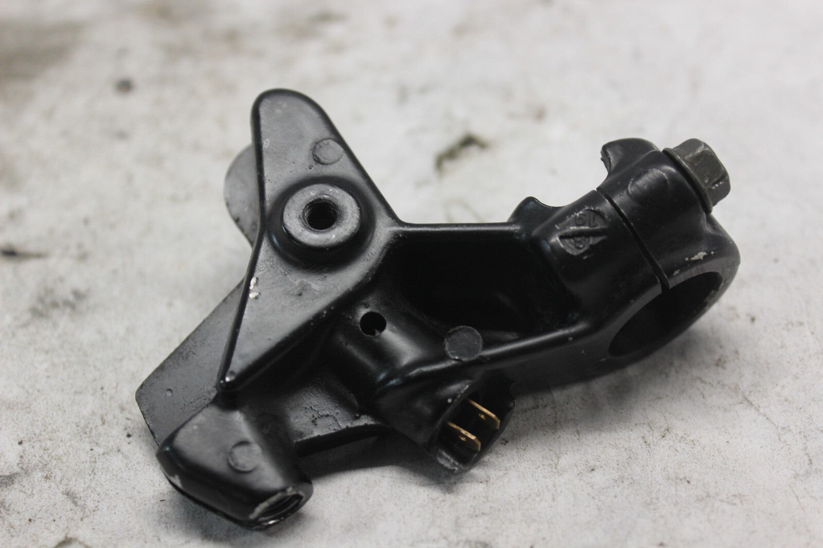 LEFT HANDLEBAR BRACKET 53172-425-003 1982 HONDA GL500I SILVERWING