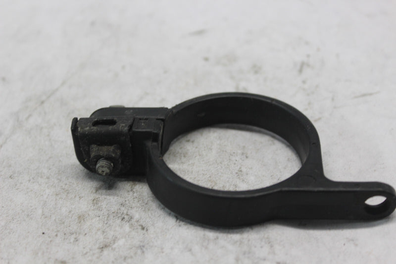 FRONT FENDER MOUNTING STAY RIGHT 61120-MAS-E00 1998 HONDA CBR900RR