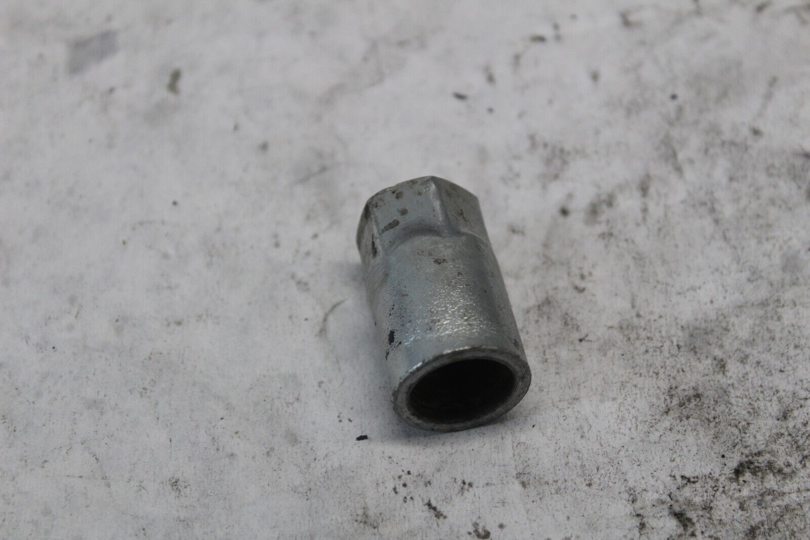 Rear Pivot Nut 2010 HARLEY DAVIDSON STREETGLIDE 47606-09