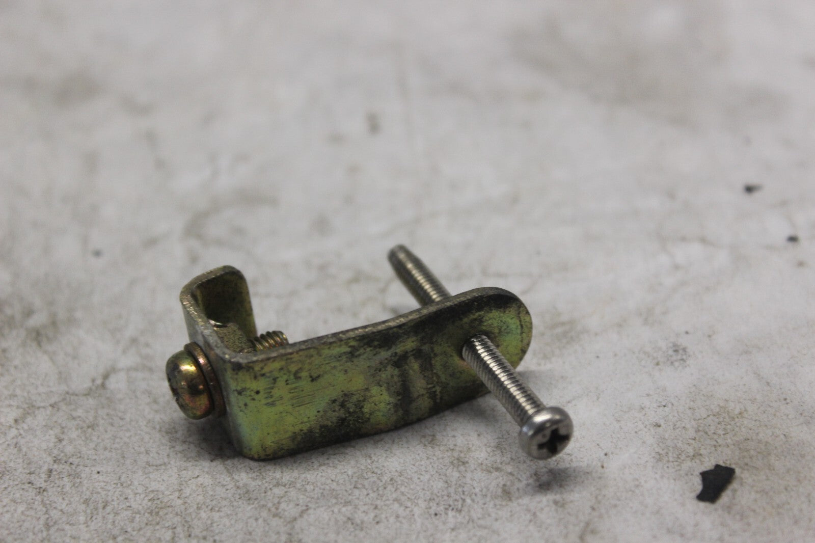 TURN SIGNAL BRACKET 81223-463-770 1982 HONDA GOLDWING GL1100A