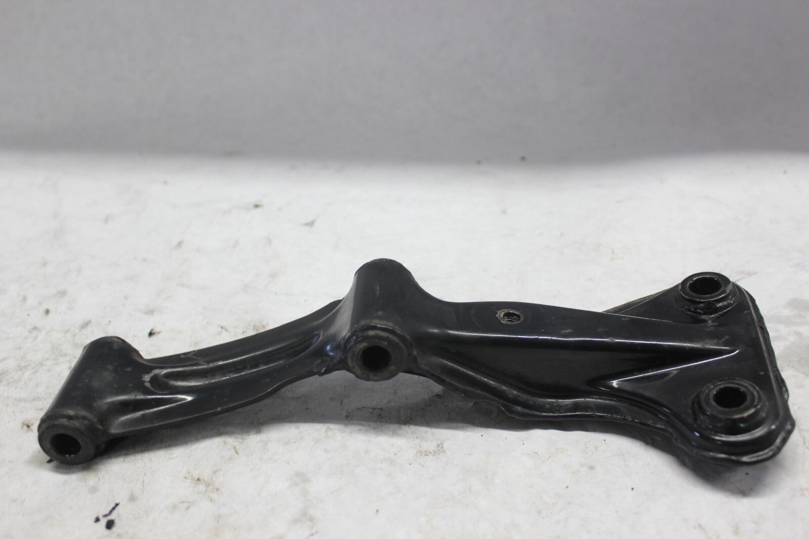 LEFT FRONT ENGINE HANGER BRACKET 50320-MA1-000 1982 HONDA GL500I